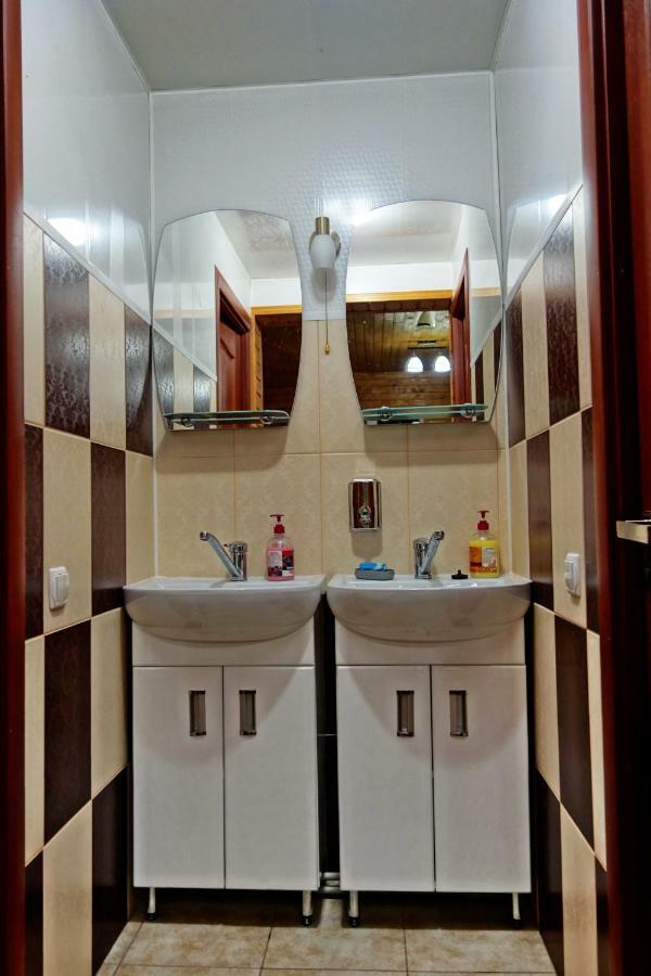 Рада Дараба Hotell Krasnik Exteriör bild